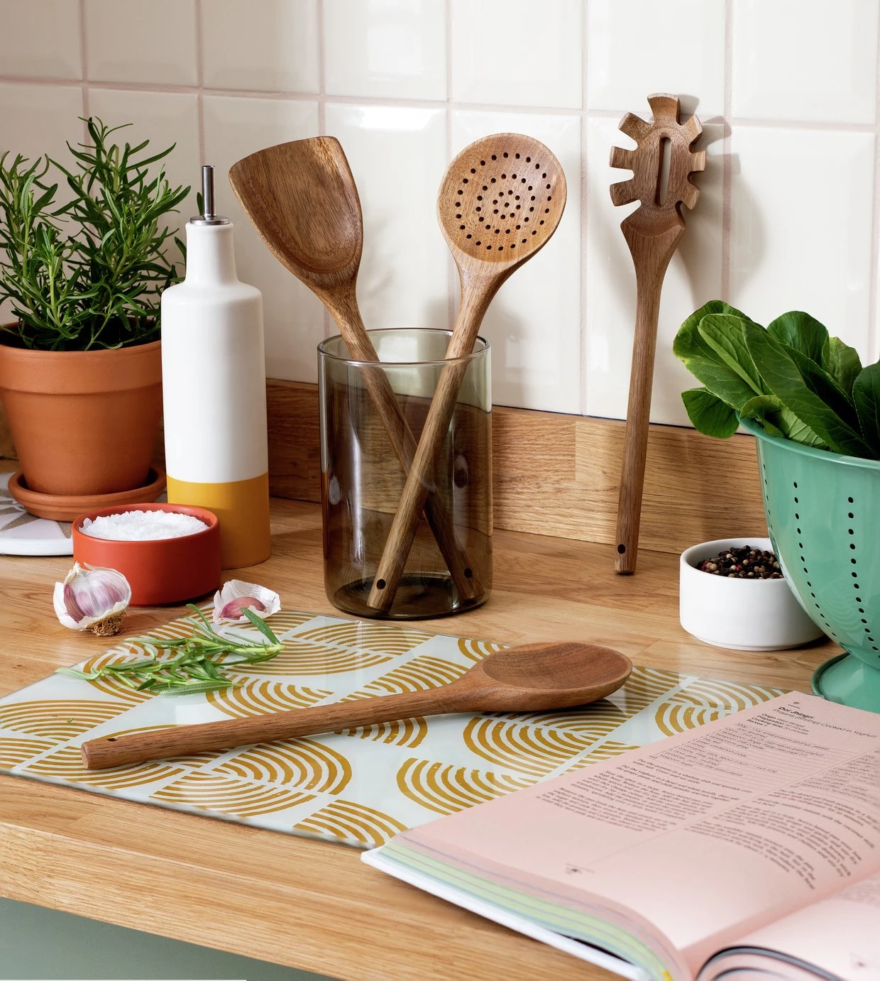 Habitat Global 4 Piece Wooden Utensils Set - Natural 2 Habitat Global 4 Piece Wooden Utensils Set - Natural - Image 2