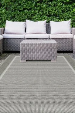 Solstice Grey Indoor Outdoor Rug -Cooking and dining Shop 2729413 R Z003A