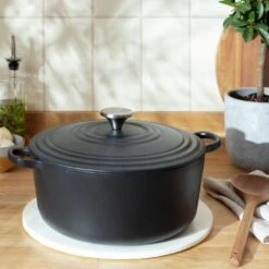 Habitat 5.3 Litre Cast Iron Casserole Dish - Black -Cooking and dining Shop 3065358 R Z002C