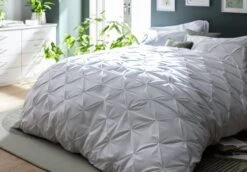 Habitat Hadley Pintuck White Bedding Set - Double -Cooking and dining Shop 8108612 R Z004A