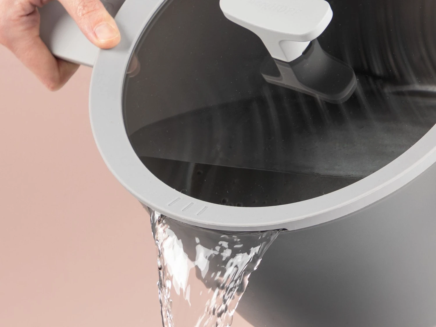 BergHOFF Leo 3 Piece Non Stick Saucepan Set 2 BergHOFF Leo 3 Piece Non Stick Saucepan Set - Image 2