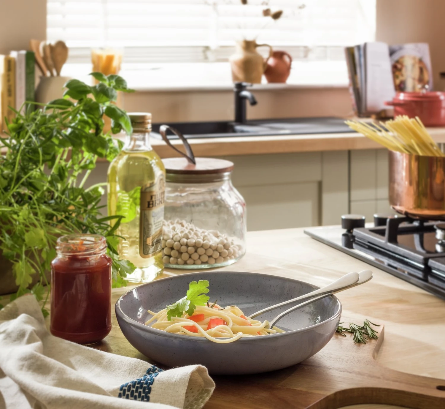 Habitat Evora 4 Piece Stoneware Pasta Bowls - Blue 2 Habitat Evora 4 Piece Stoneware Pasta Bowls - Blue - Image 2