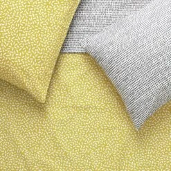 Habitat Betsy Yellow & White Reversible Bedding Set - Single -Cooking and dining Shop 9378623 R Z003A