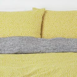 Habitat Betsy Yellow & White Reversible Bedding Set - Single -Cooking and dining Shop 9378623 R Z005A
