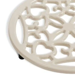 Habitat Cast Iron Trivet - Cream -Cooking and dining Shop 9492176 R Z003A