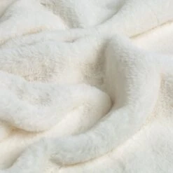 Habitat Faux Fur Plain Throw - Cream - 125x150cm 5 Habitat Faux Fur Plain Throw - Cream - 125x150cm -Cooking and dining Shop 9520268 R Z002A