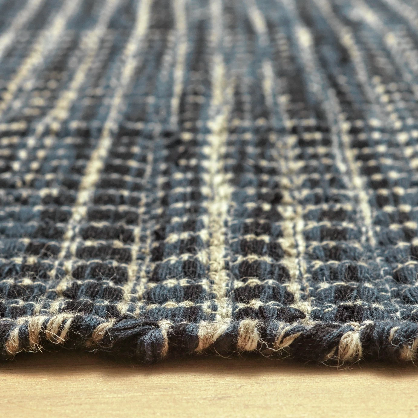 Habitat Leonardo Flatweave Wool Rug - Navy Blue - 170x240cm 4 Habitat Leonardo Flatweave Wool Rug - Navy Blue - 170x240cm - Image 4